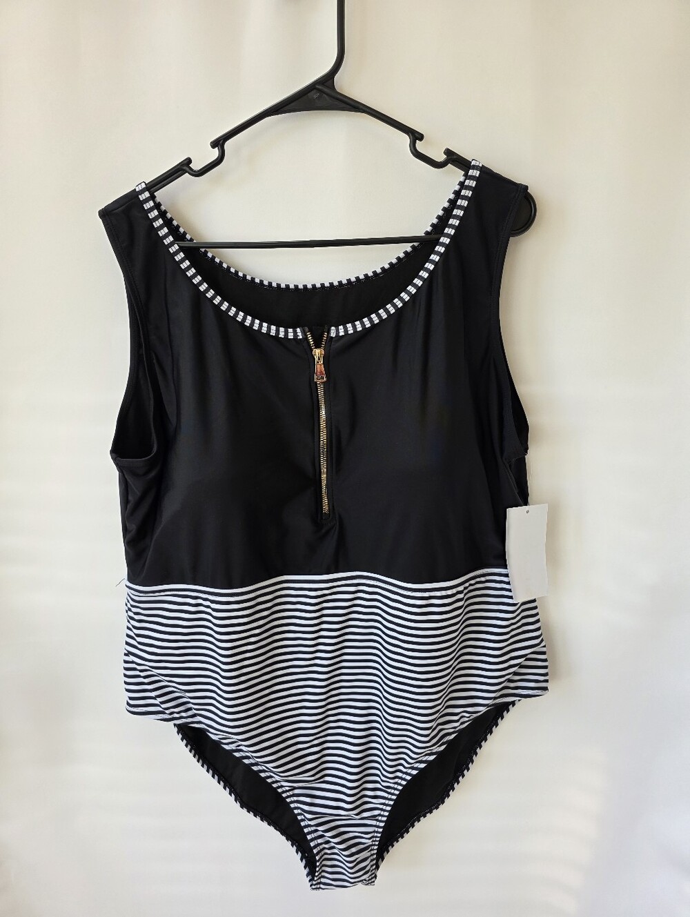 Meet Curve Black & White Stiped Front Zip One Piece Swimsuit Size 4XL